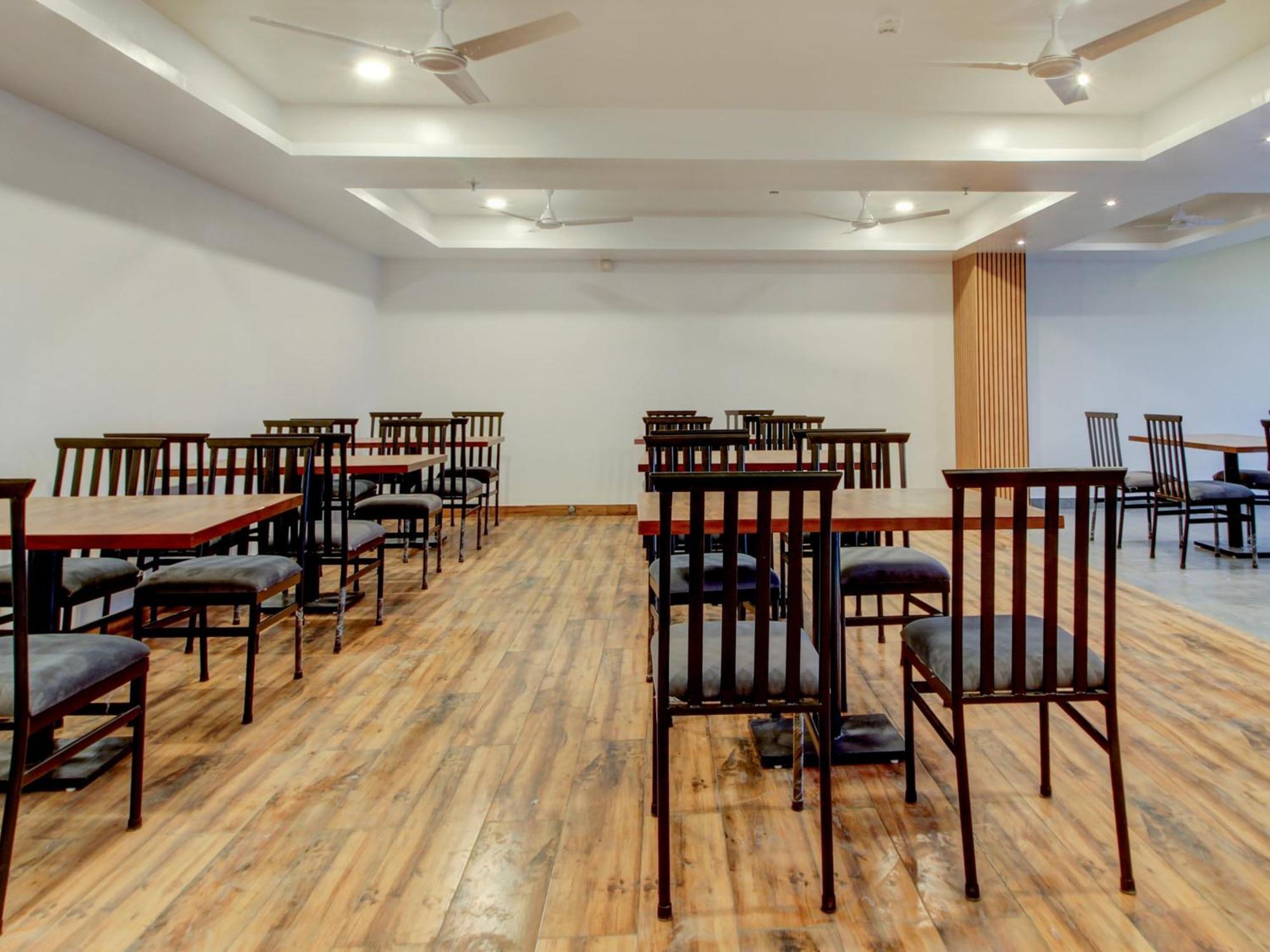 Townhouse Madgaon Hotel Raia Exterior photo